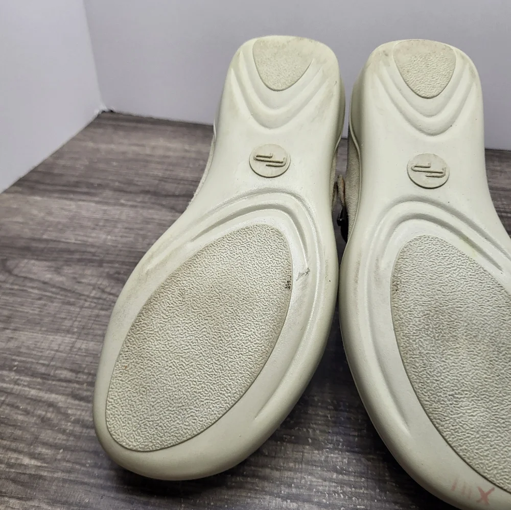 Women’s Footprints By Birkenstock Beige Mary Janes Sz EU36/ US 5.5